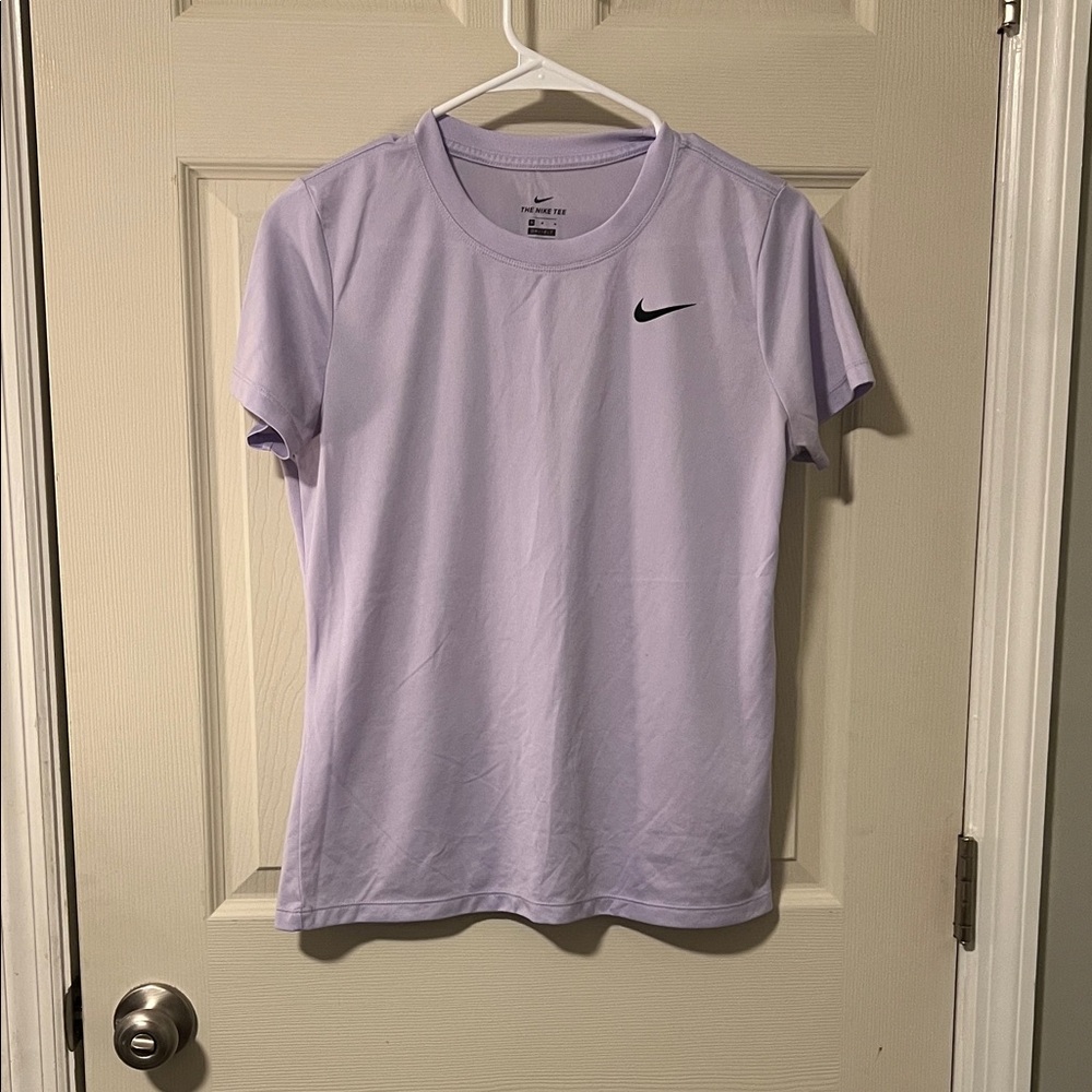 Nike Women's Light Purple Short Sleeve Tee size medium